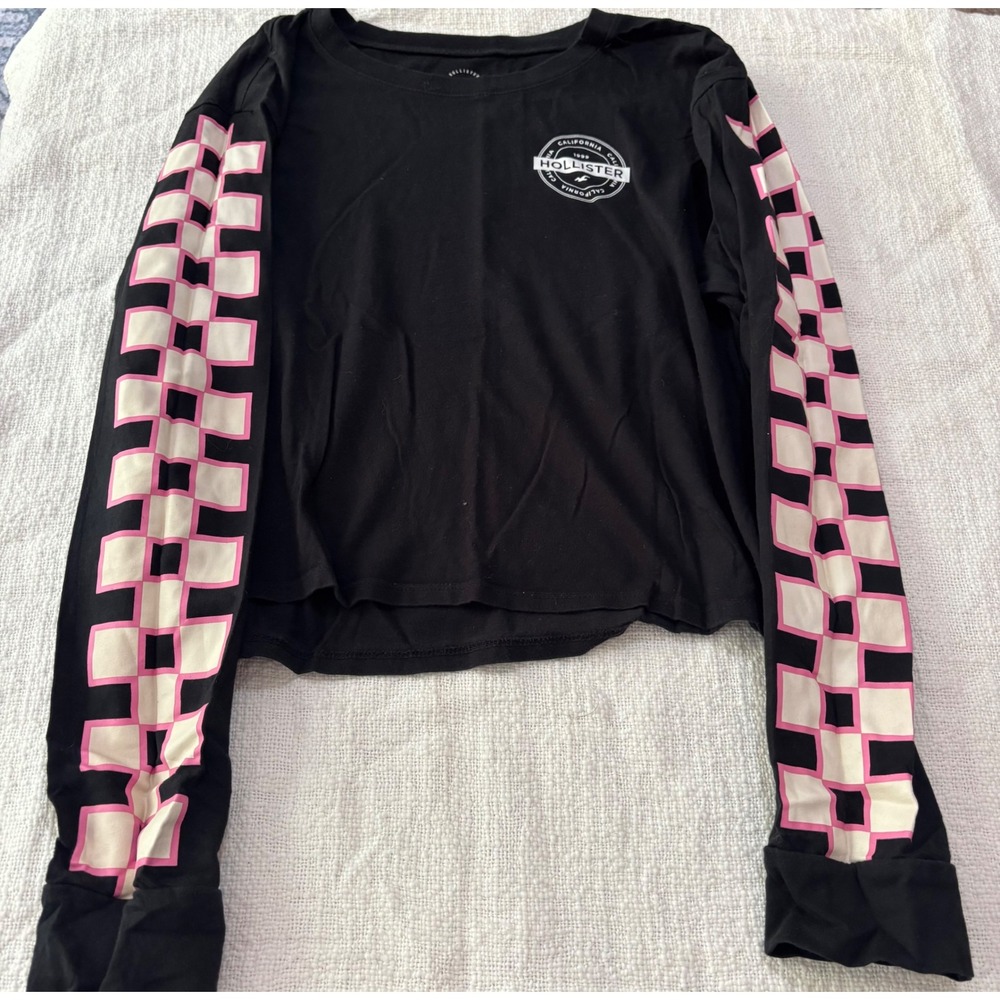 Hollister Womens Black Long Sleeve Cropped Graphic Tee Checkered Sleeves Large